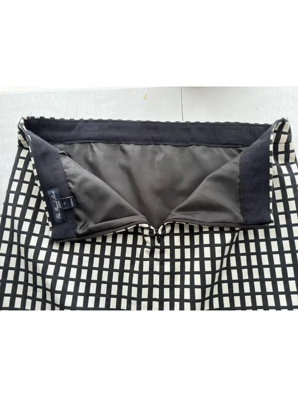 J CREW The Pencil Skirt Black White GEOMETRIC Business Skirt Women's Size 4